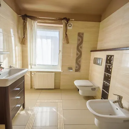 Onyks Проживание в семье Ястшембя-Гура